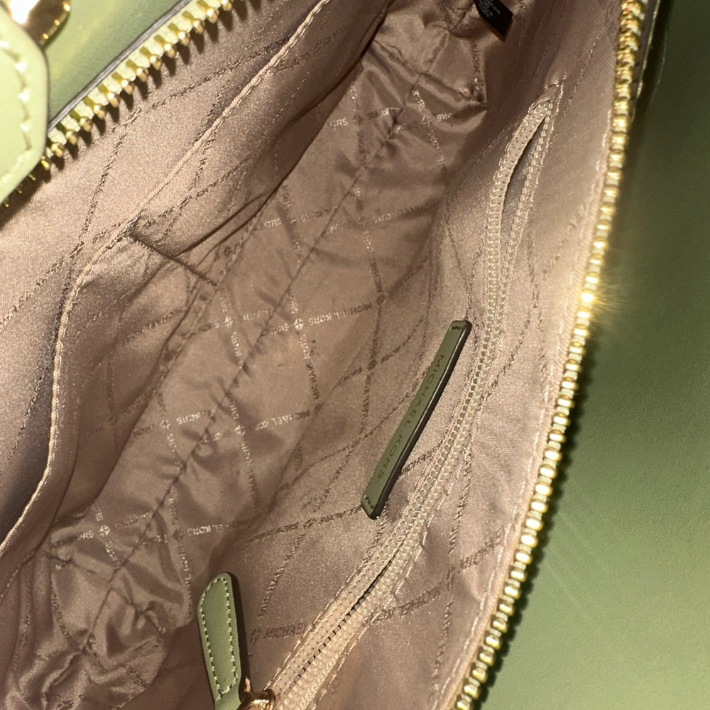 Michael Kors Mercer Gallery Medium Logo Tote Vanilla & Sage Green EUC - Picture 10 of 13